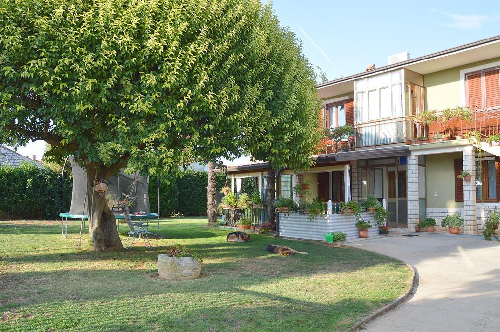 Giardino Lägenhet Umag Exteriör bild