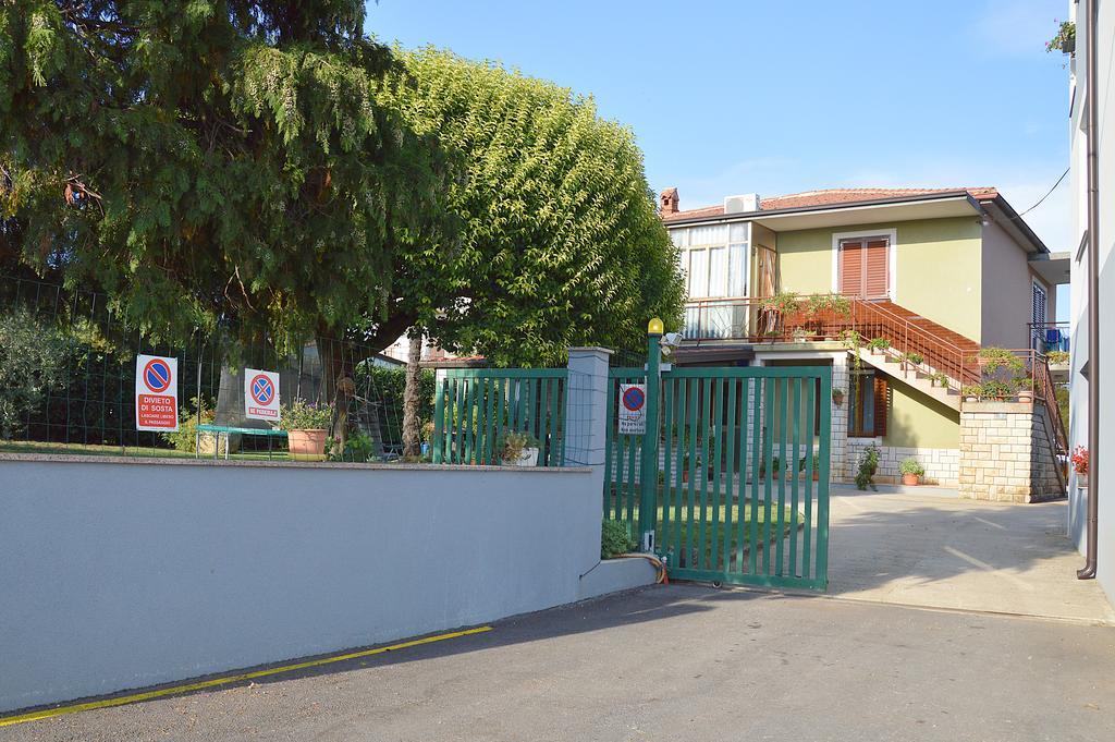 Giardino Lägenhet Umag Exteriör bild